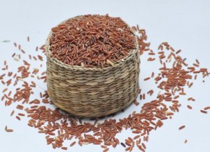 Chất xơ không hòa tan có trong gạo lứt giúp làm sạch đường tiêu hóa và kích thích nhu động ruột